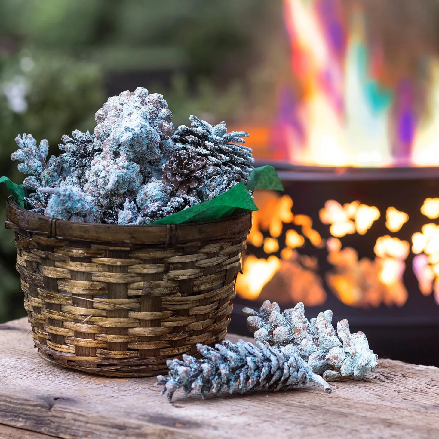 Fire Starters & Fatwood>Plow & Hearth Color-Changing Fireplace Color Cones, 1 lb. in Gift Basket
