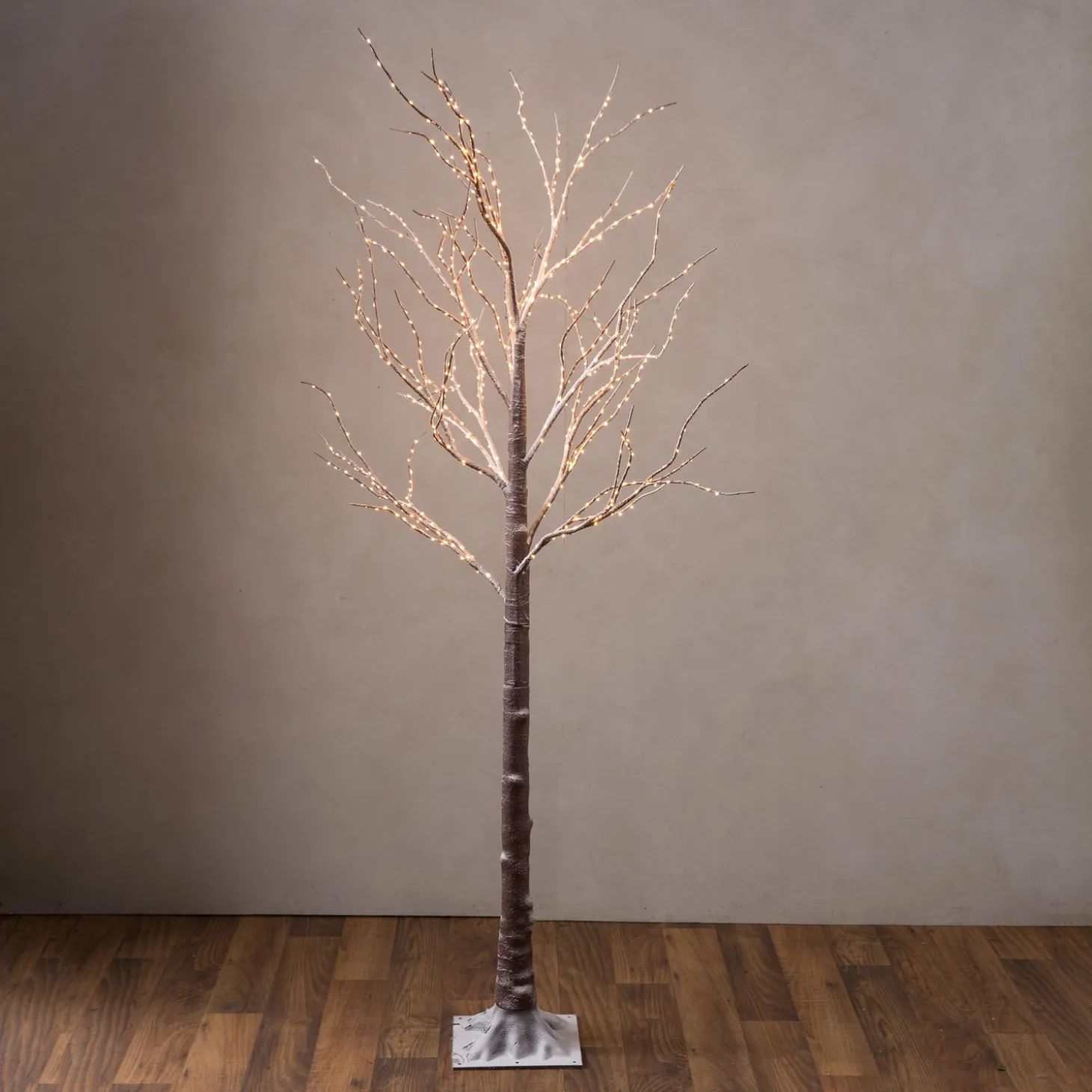 Faux Flowers & Plants | Lighted Trees & Garlands>Plow & Hearth Extra Large Indoor/Outdoor Birch Tree with 750 Warm White Lights Brown