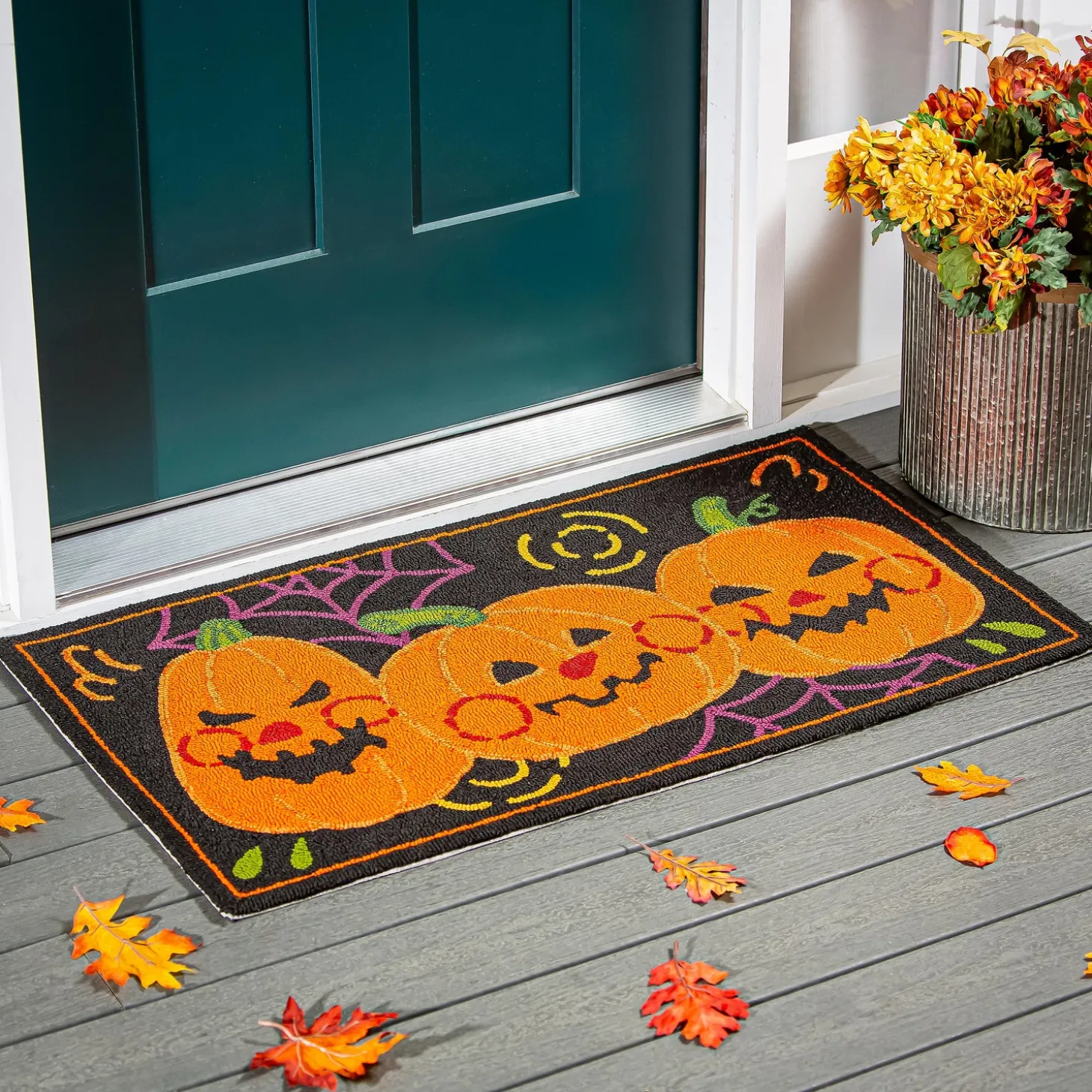 Hooked Rugs>Plow & Hearth Indoor/Outdoor Jack O'Lantern Pumpkin Hooked Polypropylene Accent Rug 24"x42"