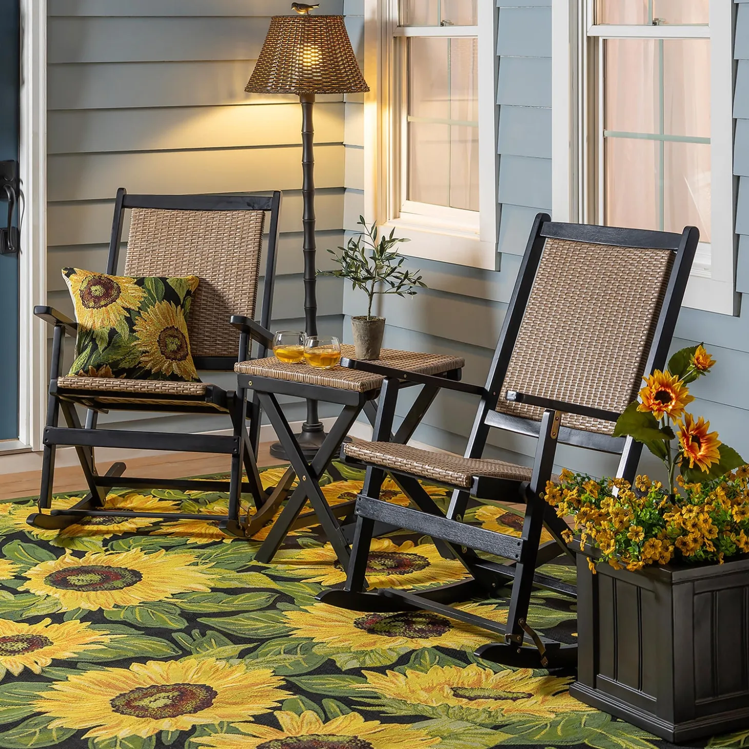 Area Rugs>Plow & Hearth Indoor/Outdoor Sunflower Polypropylene Rug, 7'10" x 9'10" Black