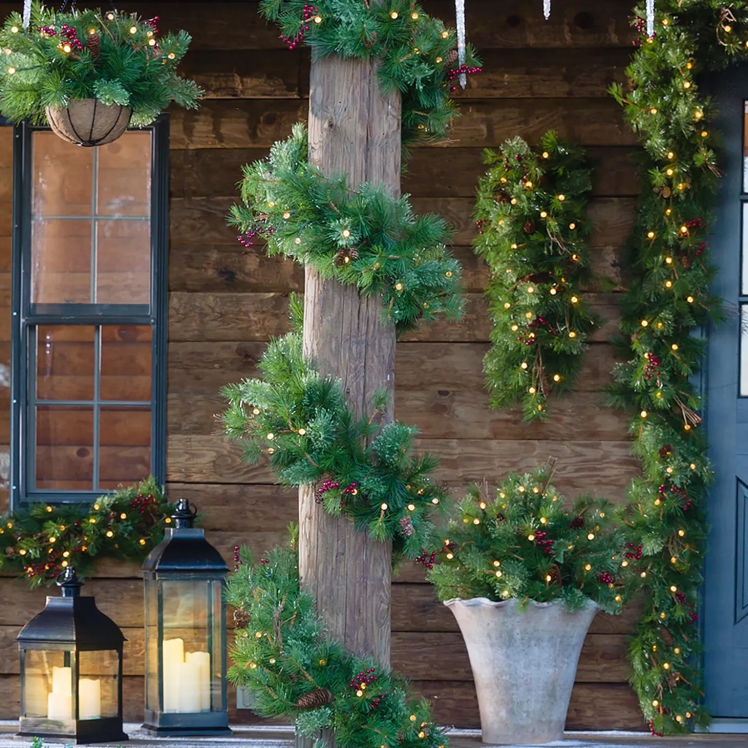 Lighted Trees & Garlands>Plow & Hearth Indoor/Outdoor Blue Ridge Garland with Battery-Operated Dual-Function Lights