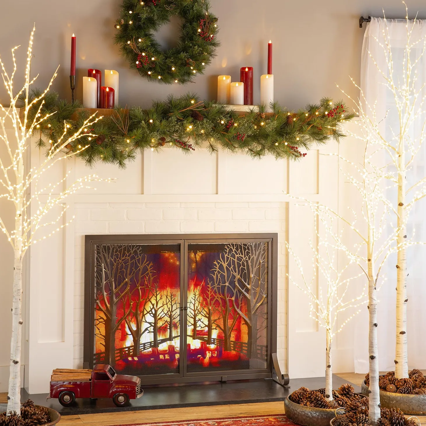 Wreaths | Faux Flowers & Plants>Plow & Hearth Indoor/Outdoor Blue Ridge Wreath with Battery-Operated Dual-Function Lights, 30" dia.