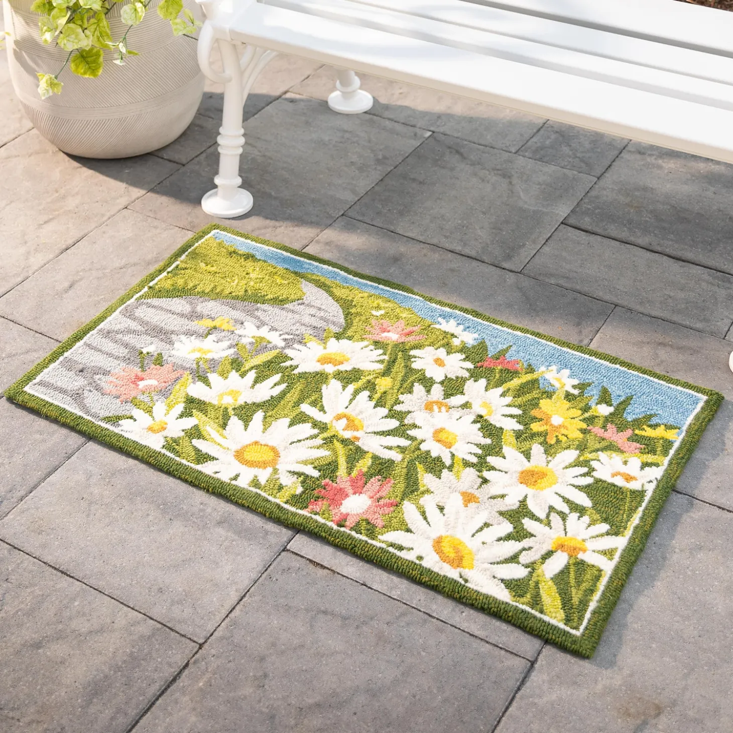 Hooked Rugs>Plow & Hearth Indoor/Outdoor Daisy Walk Hooked Polypropylene Accent Rug