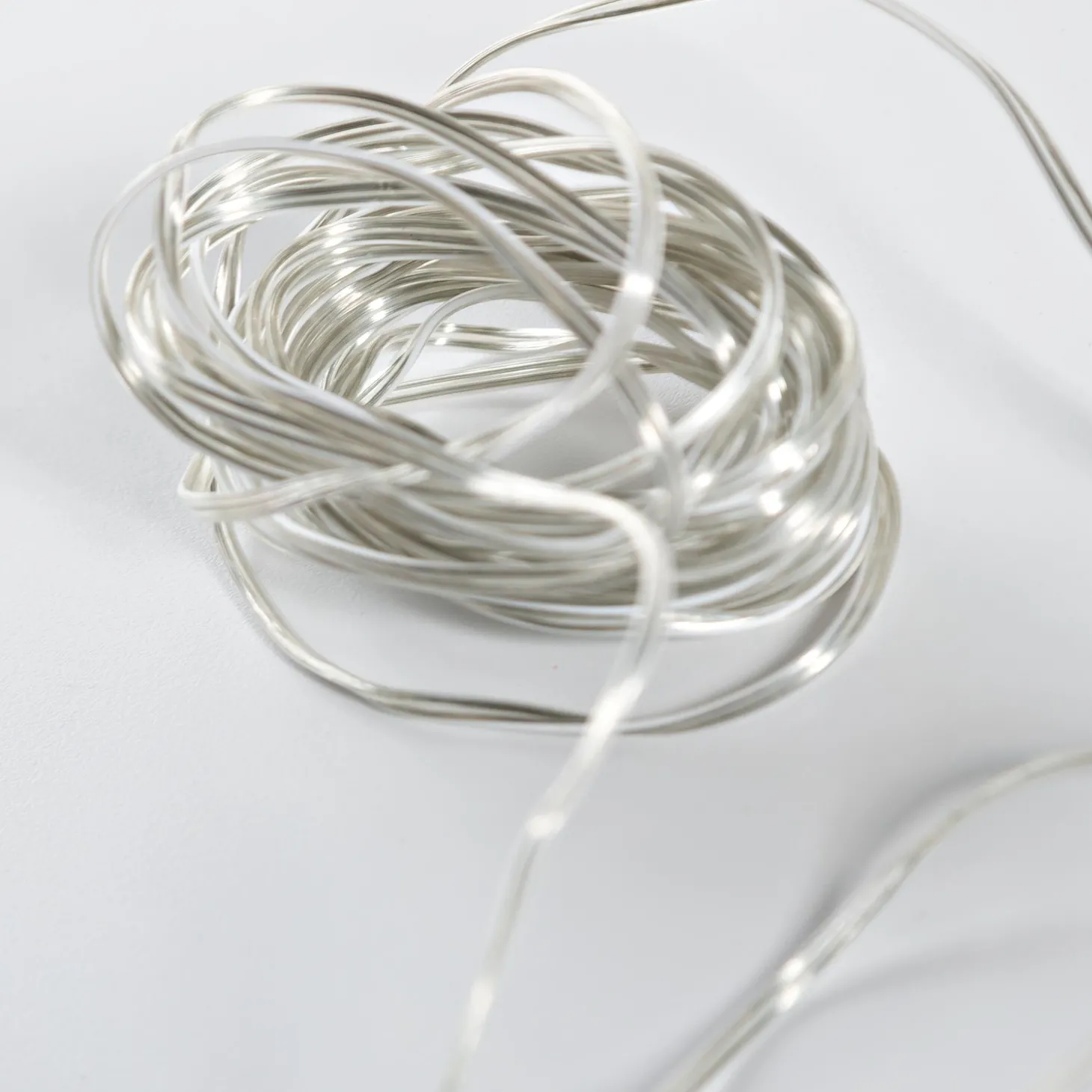 String Lights>Plow & Hearth Indoor/Outdoor Electric Icicle Chasing Lights with Cool White LEDs