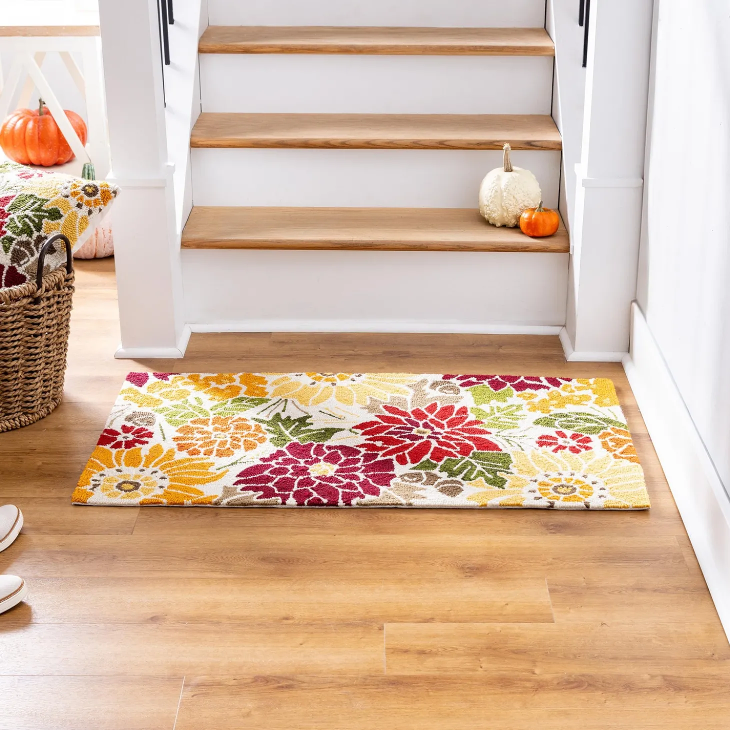 Hooked Rugs>Plow & Hearth Indoor/Outdoor Fall Florals Polypropylene Accent Rug 24"x42"