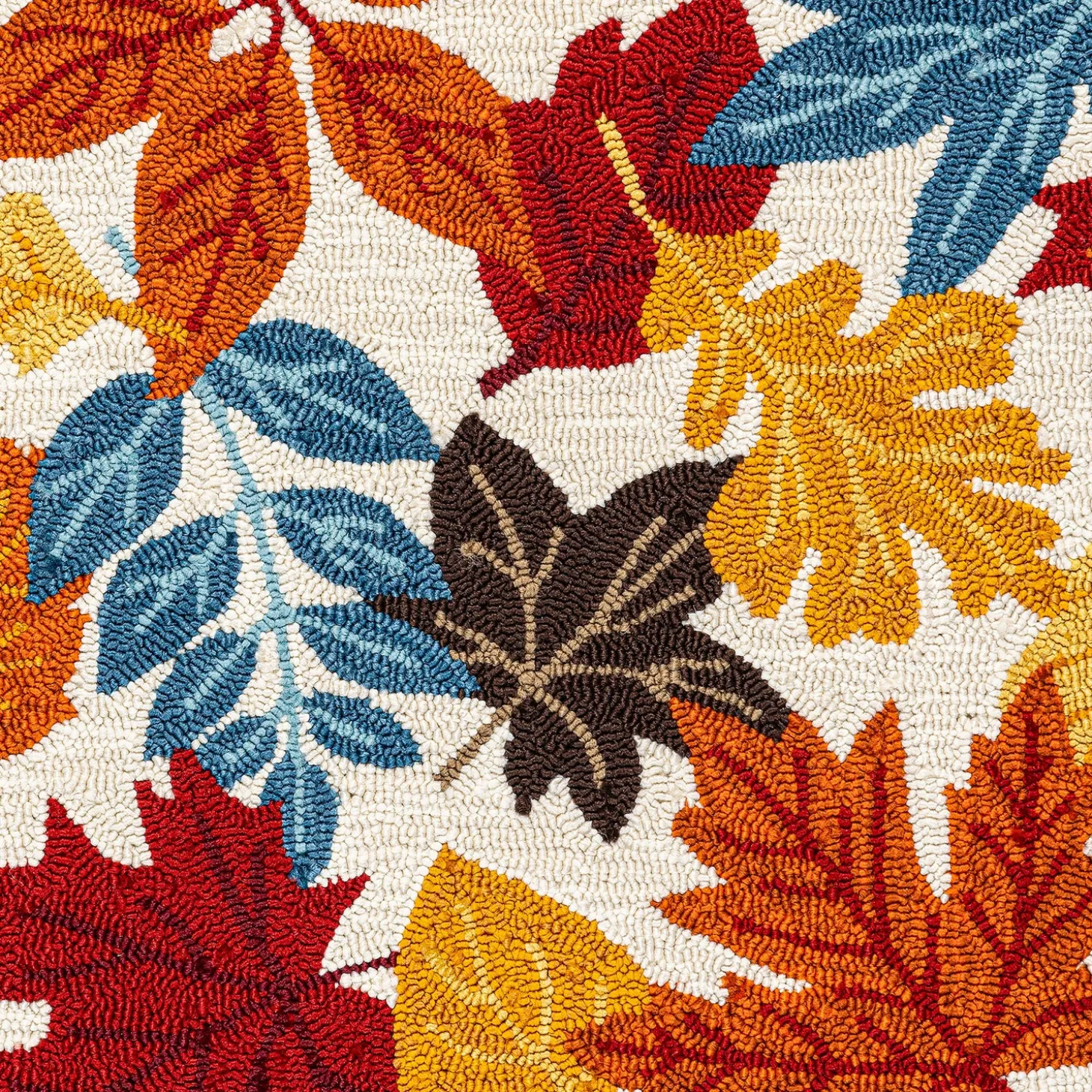 Hooked Rugs>Plow & Hearth Indoor/Outdoor Fall Leaves Hooked Polypropylene Accent Rug 24"x42"
