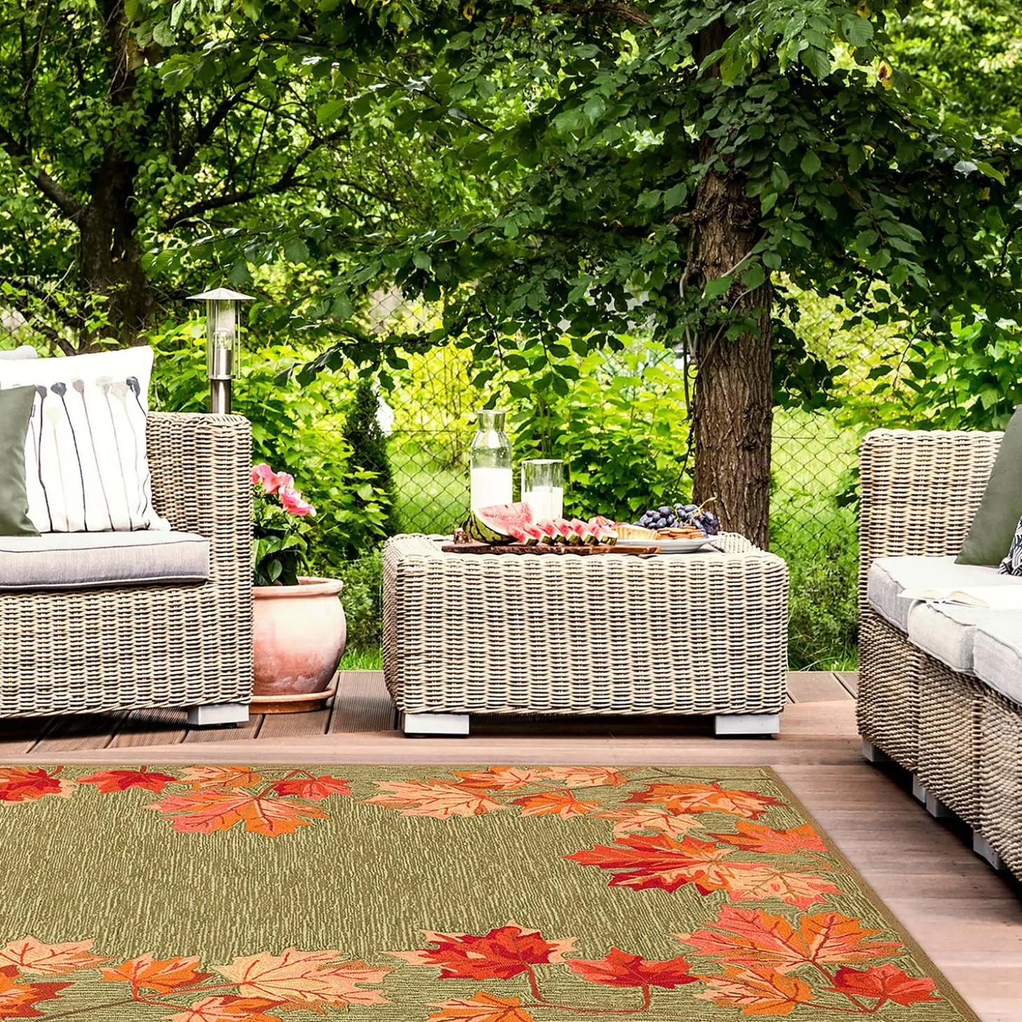 Area Rugs>Plow & Hearth Indoor/Outdoor Falling Leaves Border Rug, 3'6" x 5'6"