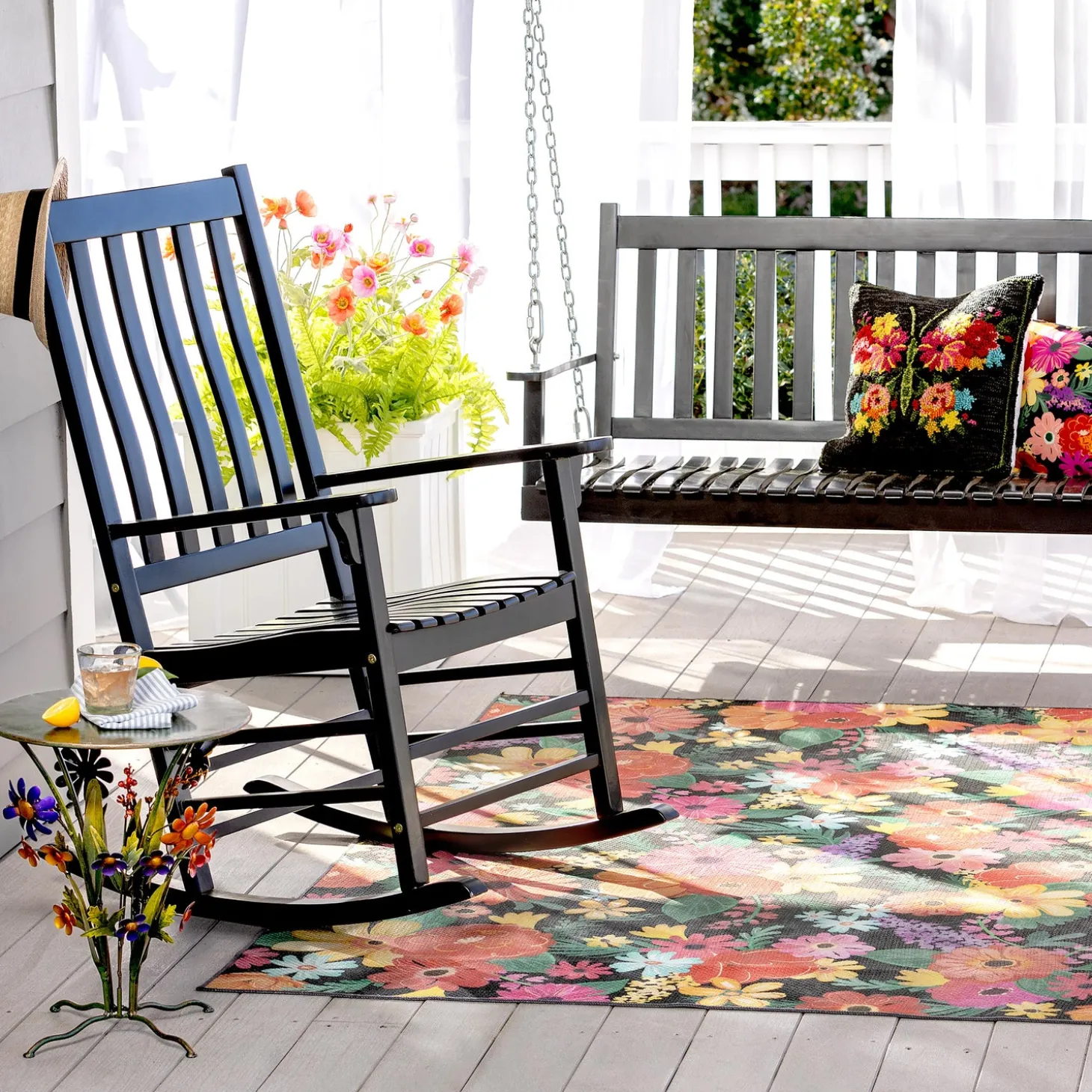 Outdoor Throw Pillows | Decorative Pillows>Plow & Hearth Indoor/Outdoor Fresh Picked Hooked Polypropylene Throw Pillow