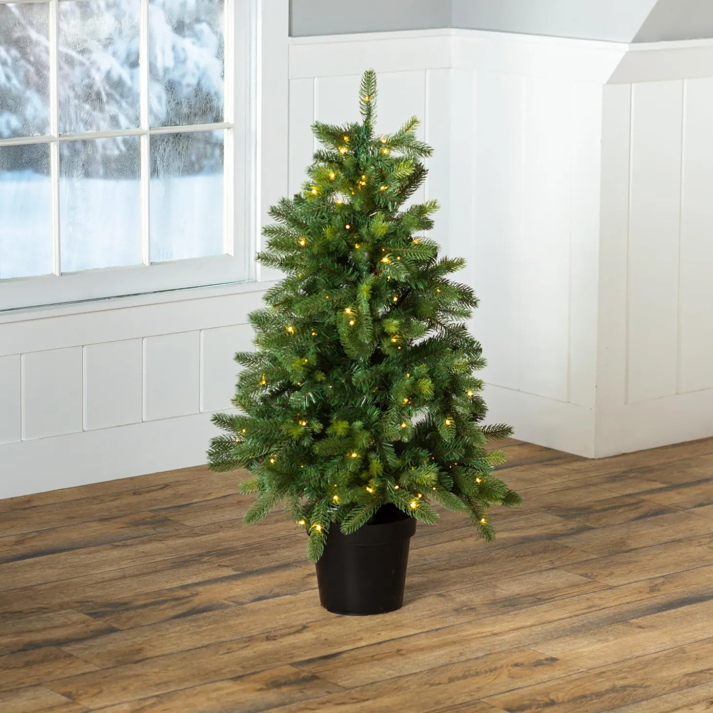 Lighted Trees & Garlands>Plow & Hearth Indoor/Outdoor Keswick Potted Pine Tree with Warm White LEDs