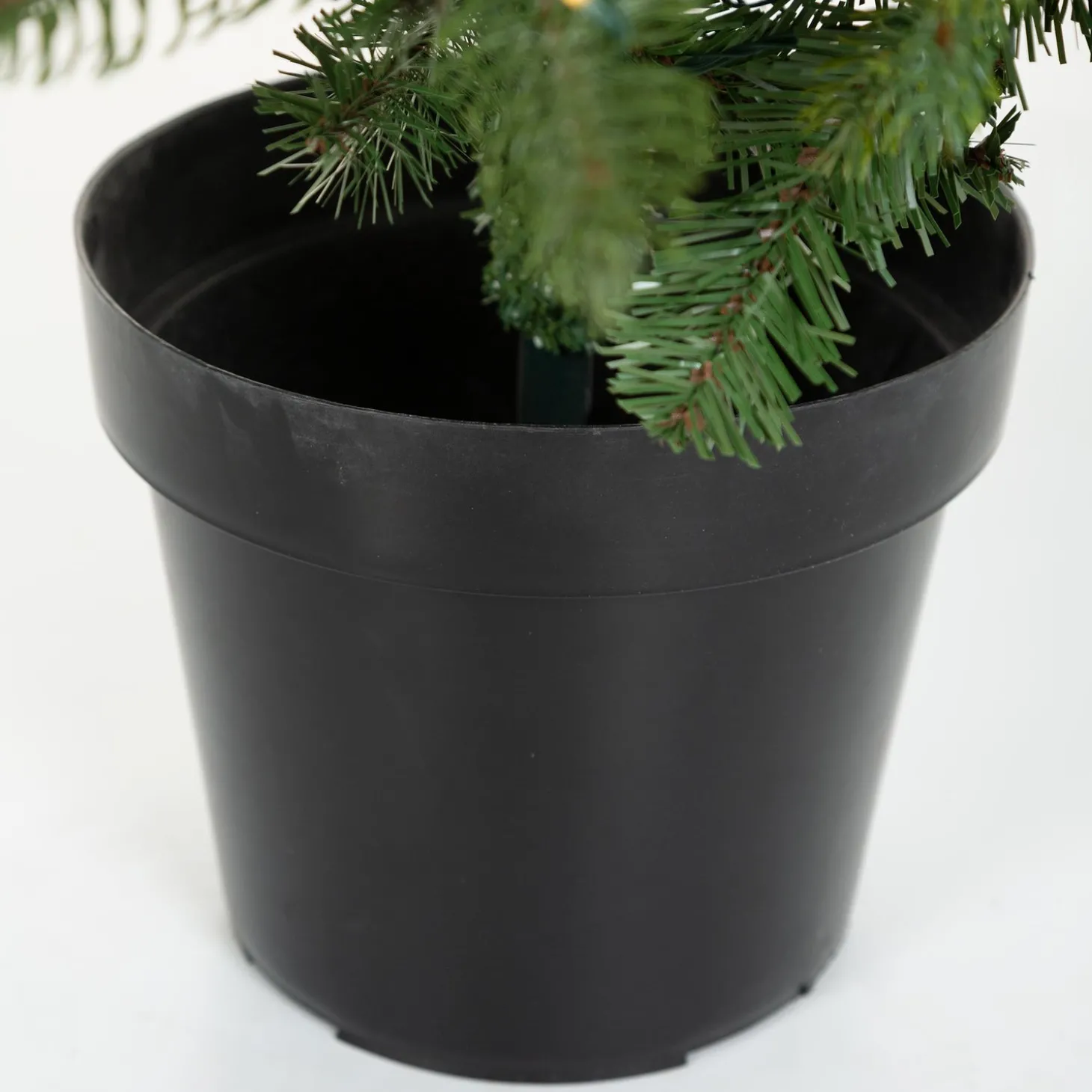 Lighted Trees & Garlands>Plow & Hearth Indoor/Outdoor Keswick Potted Pine Tree with Warm White LEDs