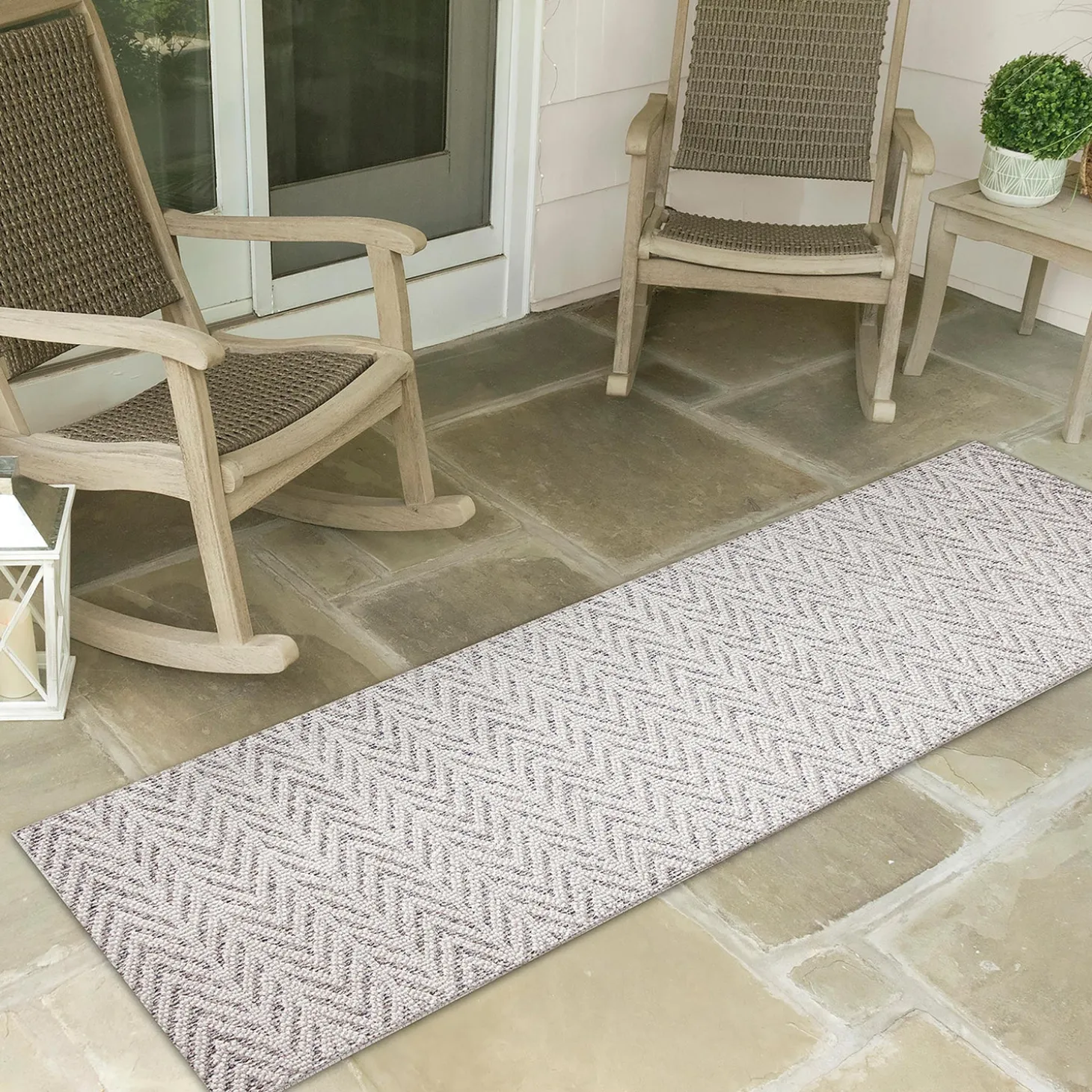 Area Rugs>Plow & Hearth Indoor/Outdoor Kitty Hawk Chevron Rug, 5'3" x 7'3" Silver