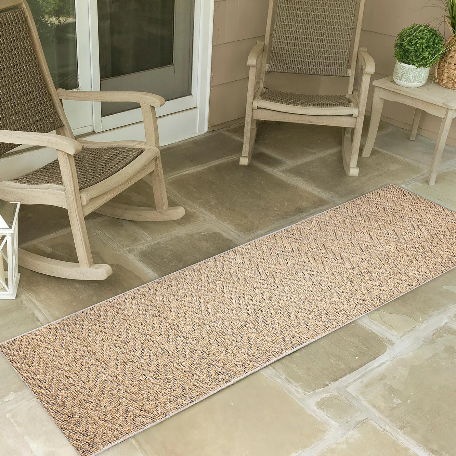 Area Rugs>Plow & Hearth Indoor/Outdoor Kitty Hawk Chevron Rug, 5'3" x 7'3" Silver