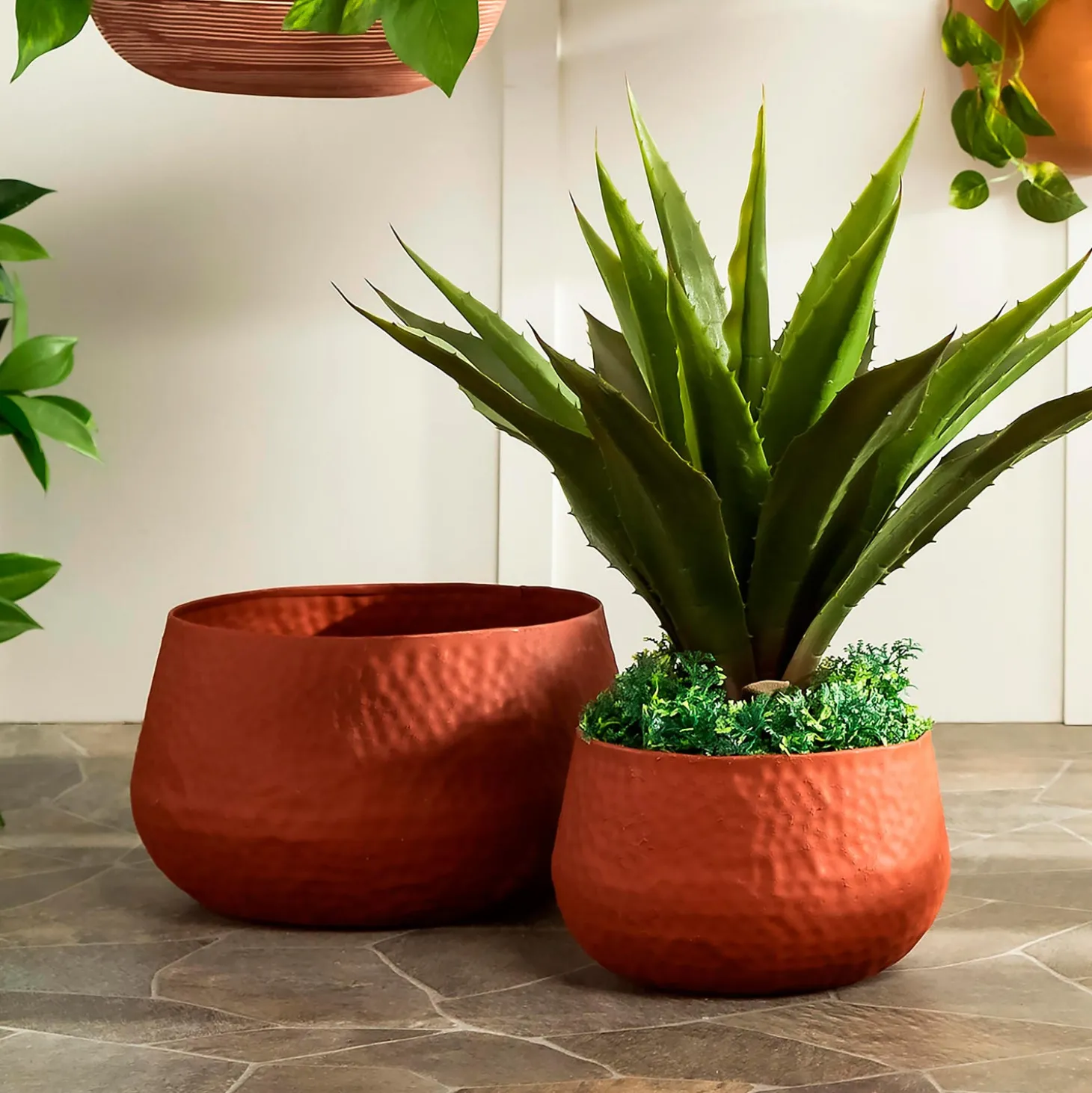 Planters & Plant Stands | Planters & Vases>Plow & Hearth Indoor/Outdoor Nested Metal Planters with Terra Cotta Finish, Set of 2