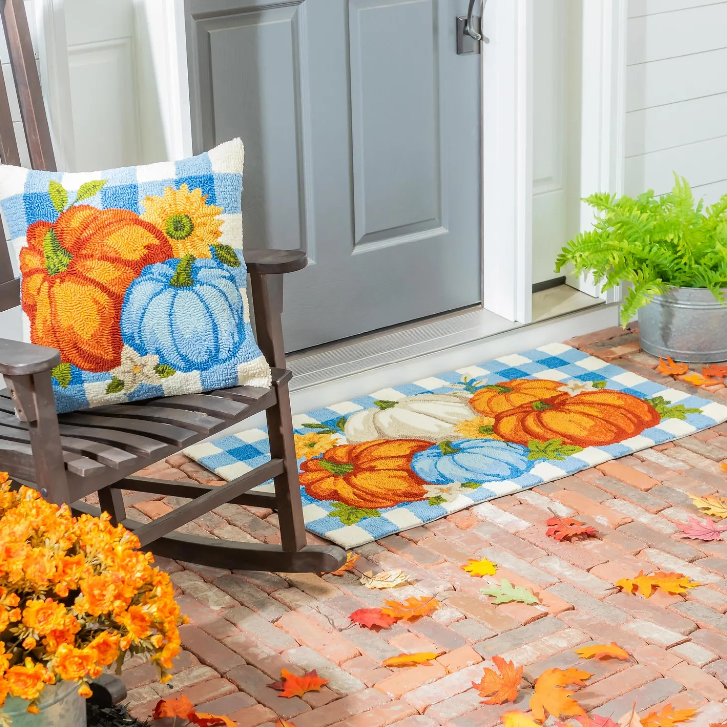 Outdoor Throw Pillows | Decorative Pillows>Plow & Hearth Indoor/Outdoor Pumpkin Patch Hooked Polypropylene Throw Pillow 18"x18"