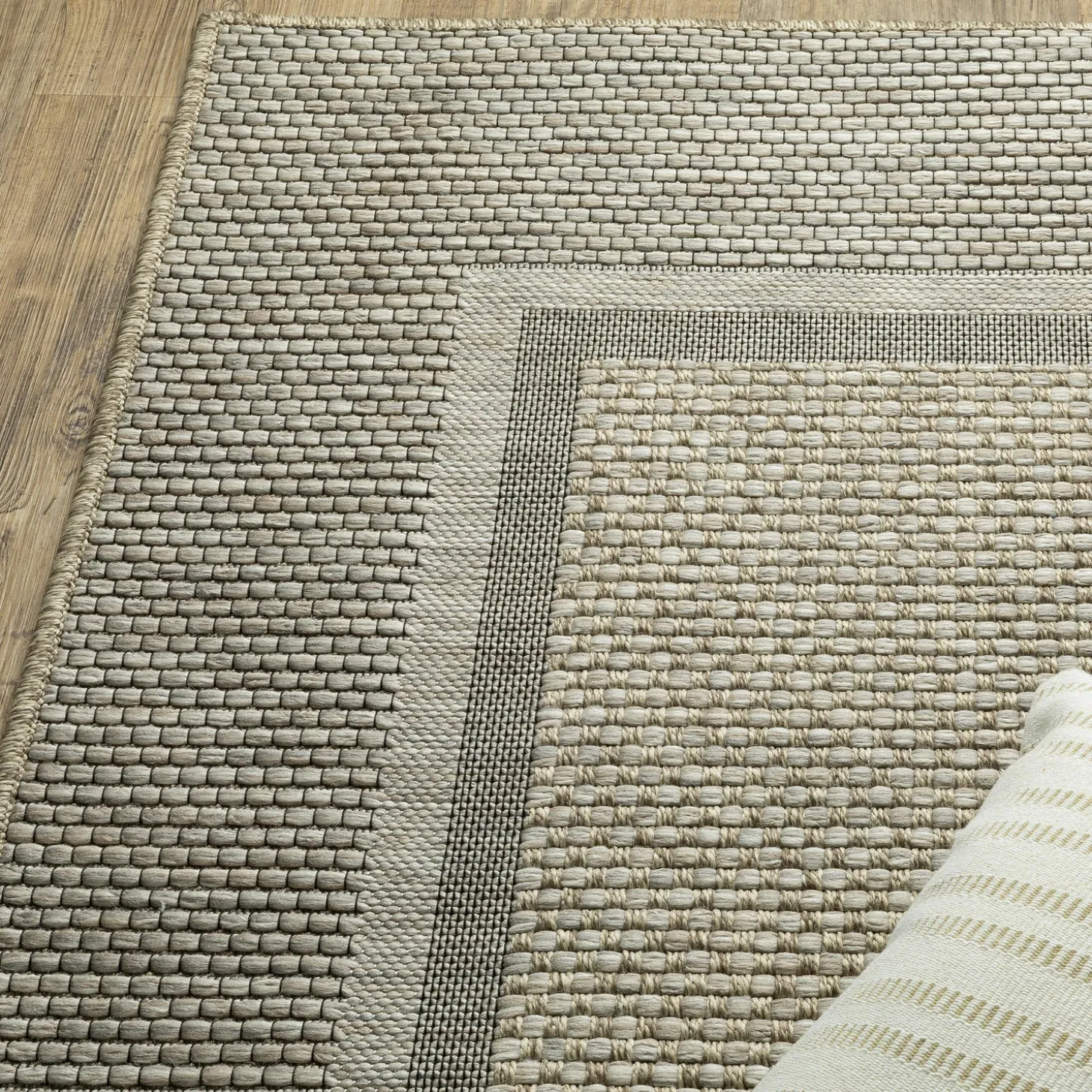 Area Rugs>Plow & Hearth Indoor/Outdoor Yucatan Border Polypropylene Rug, 3'3" x 5' Beige