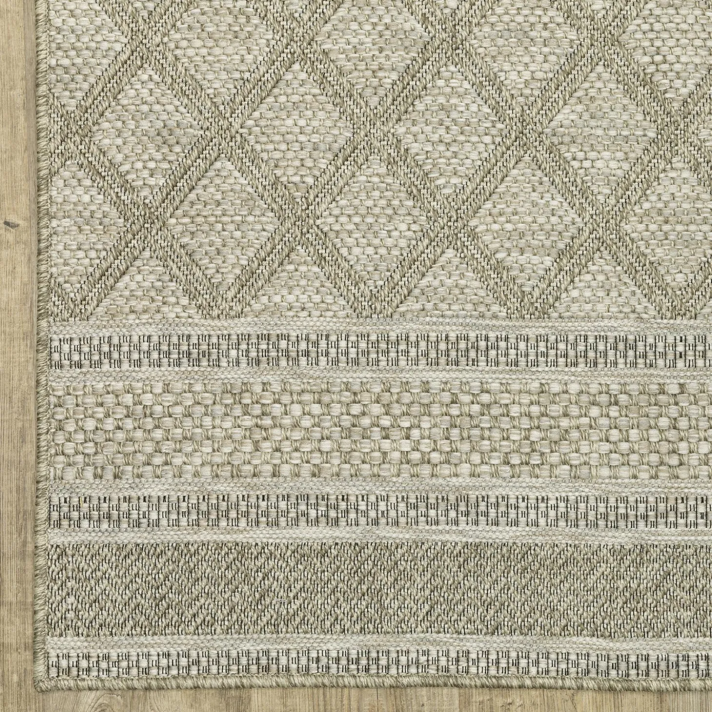 Area Rugs>Plow & Hearth Indoor/Outdoor Yucatan Lattice Polypropylene Rug, 6'7" x 9'2" Beige