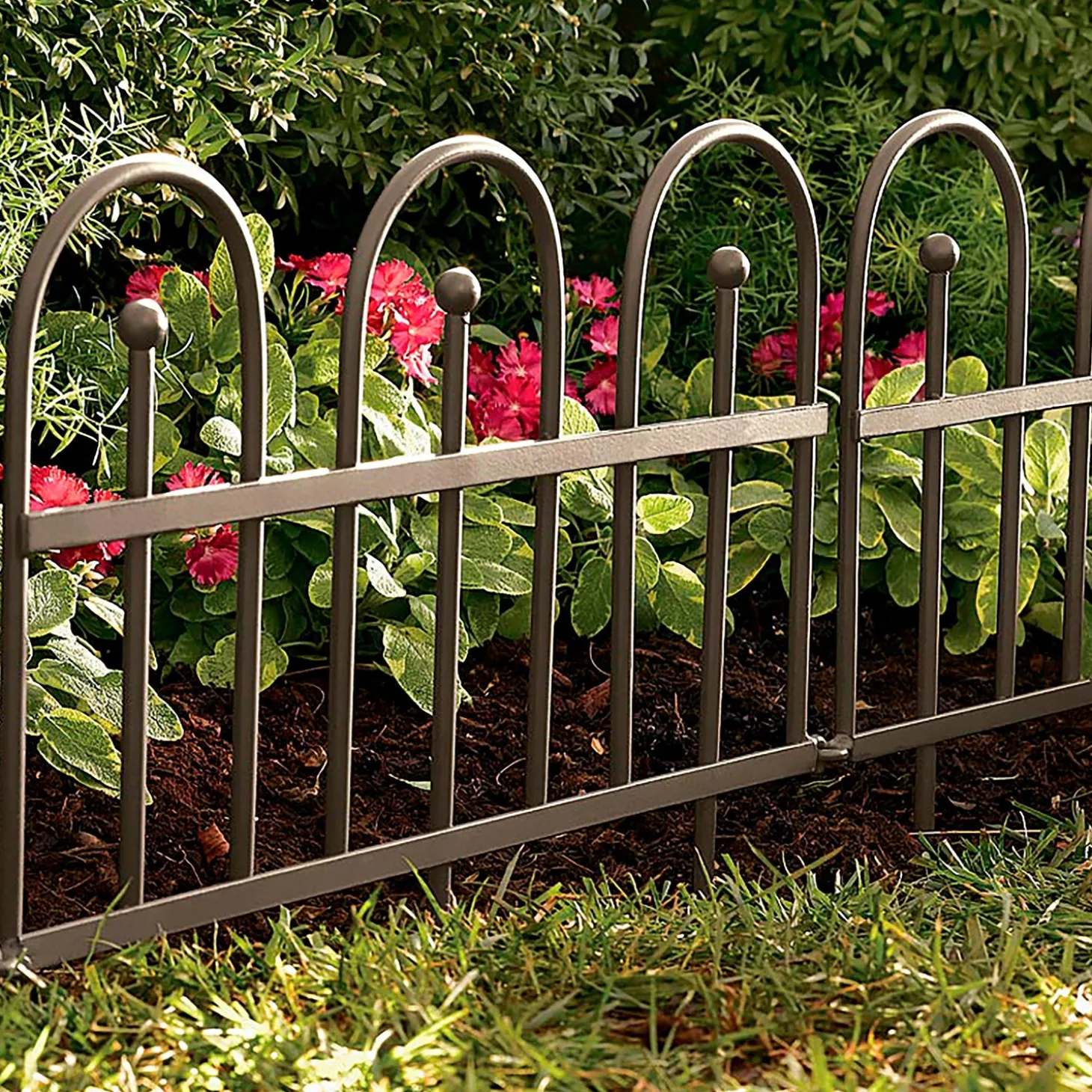 Garden Fencing & Edging>Plow & Hearth Iron Fence Wrought Iron Edging with Ground Stakes and Gunmetal Finish