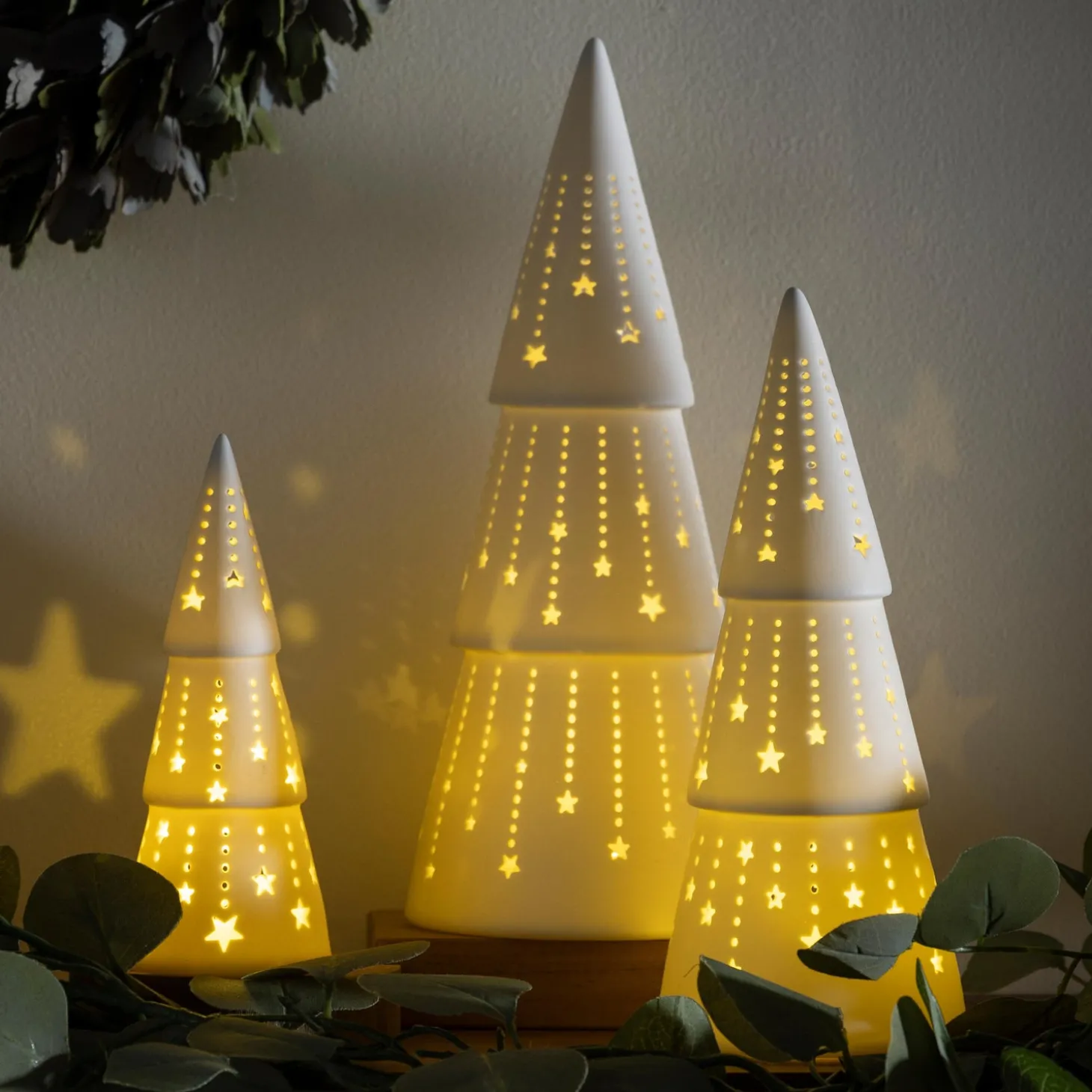 Decorative Accents | Lighted Trees & Garlands>Plow & Hearth LED Ceramic Christmas Tree Table Décor Set