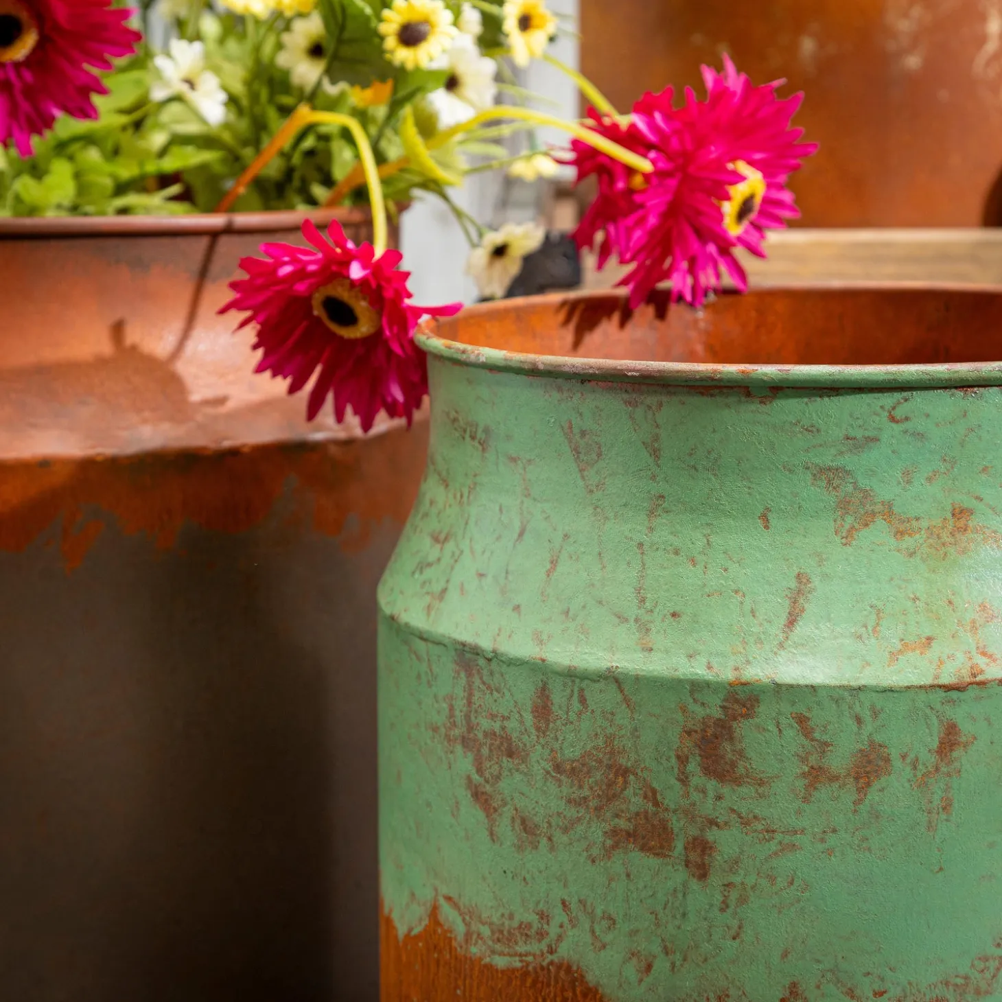 Planters & Plant Stands>Plow & Hearth Metal Jug Shaped Planter, Color Wash, Set of 3