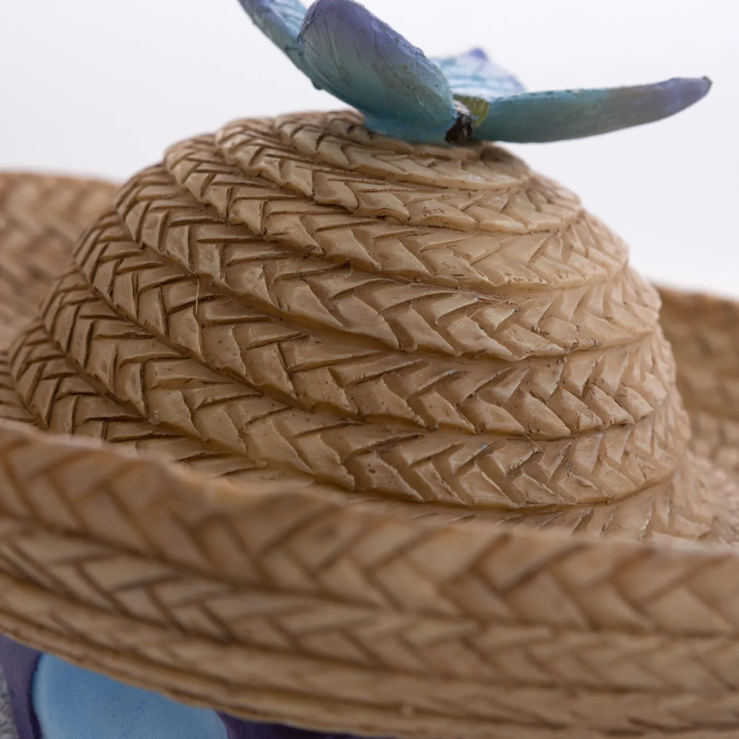 Garden Statues>Plow & Hearth Solar Resin Cat in Sunglasses With Butterfly Sombrero Bird Feeder Hat.