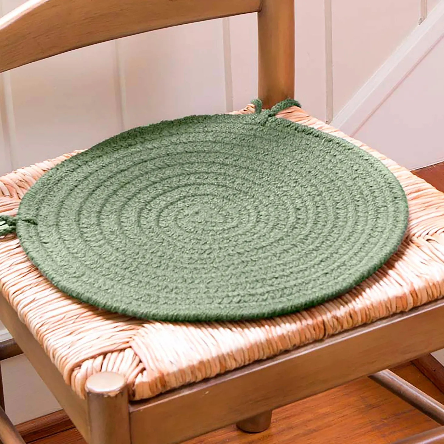 Chairs & Rockers | Rockers & Gliders>Plow & Hearth Solid Color Country Classic Braided Polypropylene Chair Pad, 15" dia.