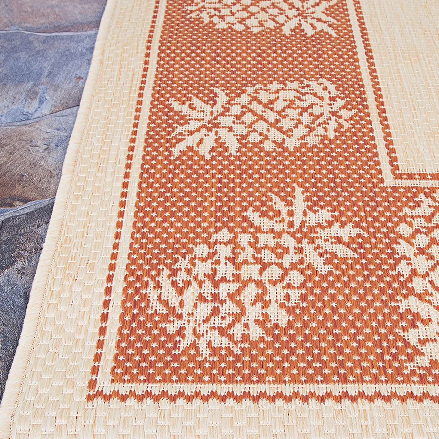 Area Rugs>Plow & Hearth Veranda Pineapple Indoor/Outdoor Polypropylene Rug, 3'9" x 5'5"